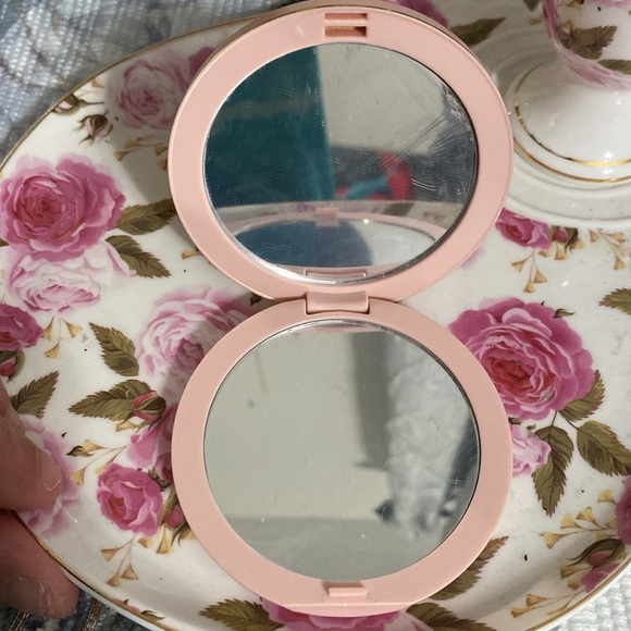 Dior Light Pink Heart Compact Mirror - Picture 6 of 7